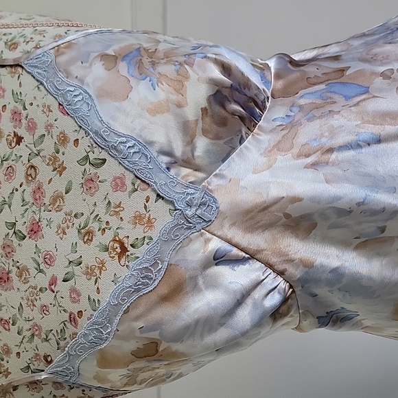 Adonna Blue and Cream Floral Chemise SIZE MEDIUM - Picture 3 of 7